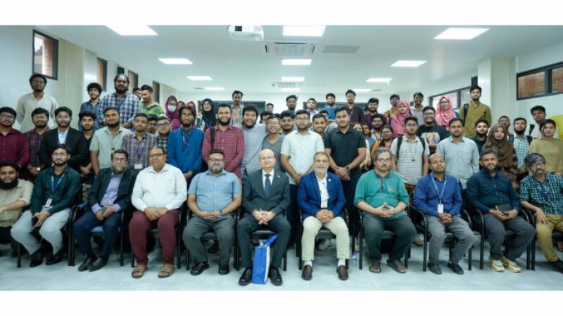 Southeast University Students Explore Global IT Careers and Study Abroad Options