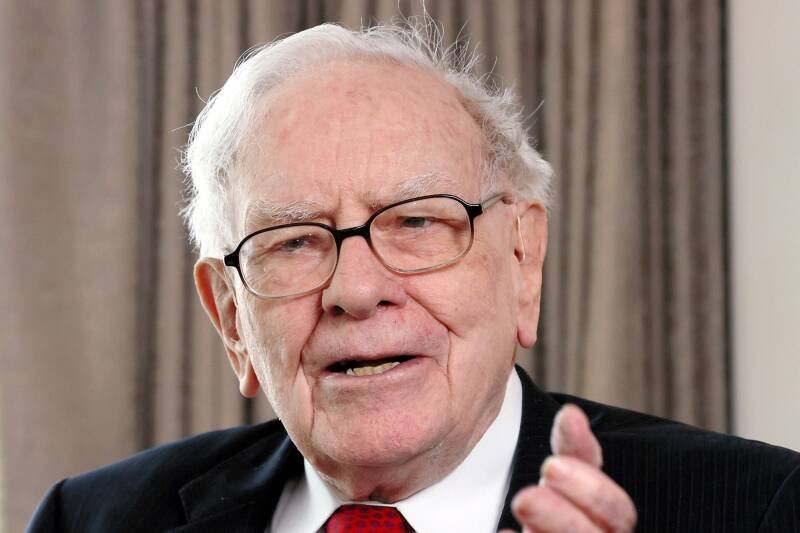 Warren Buffett Stands by Gates Foundation Donations Despite Epstein Concerns