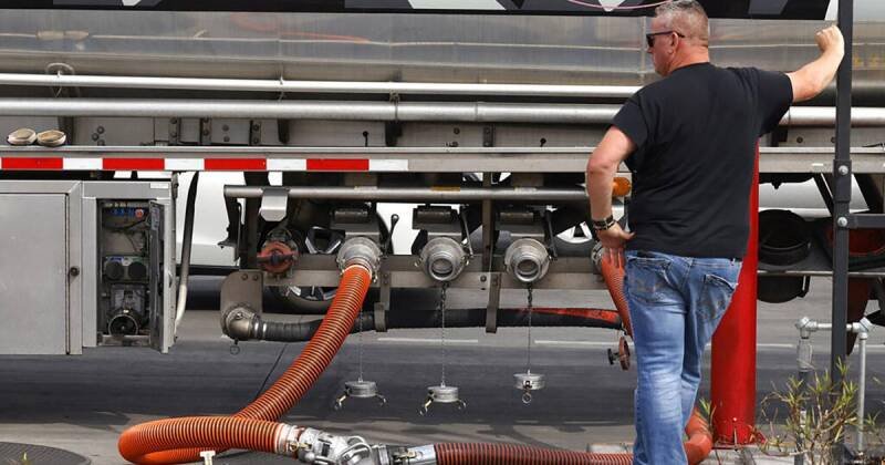 Las Vegas Summer Travel at Risk: Rising Oil Prices and the Strait of Hormuz