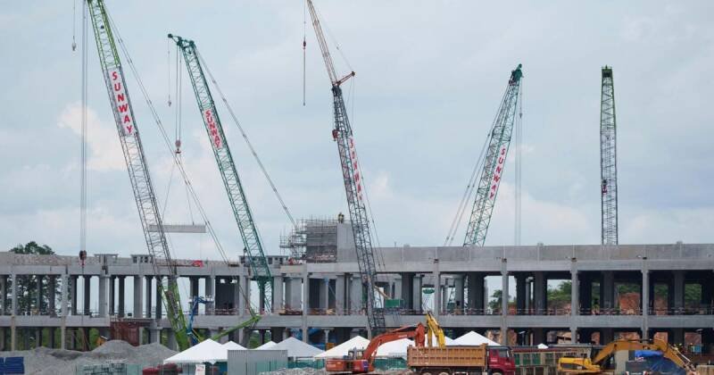 AI Data Center Pause: A Gift to China? Understanding the Debate