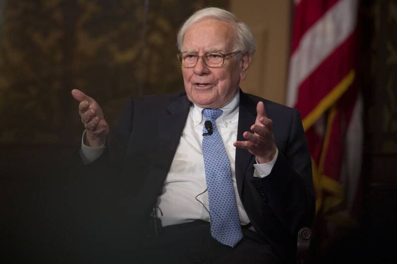 Warren Buffett Zero Inflation Target: Risks and Rewards Explained