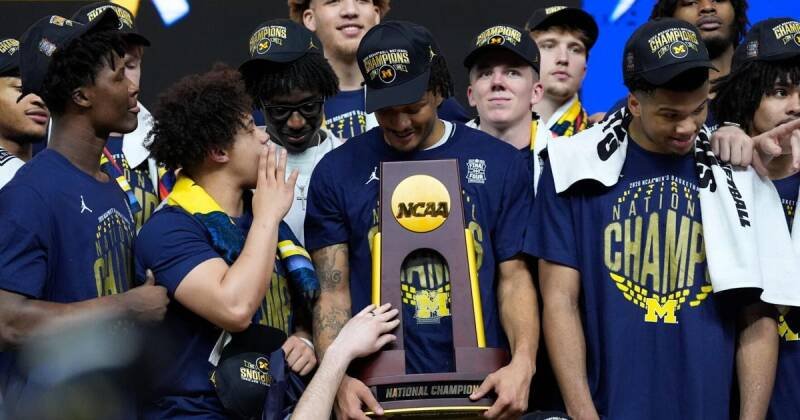 College Basketball Top 25: Way-Too-Early 2026-27 Rankings & Analysis
