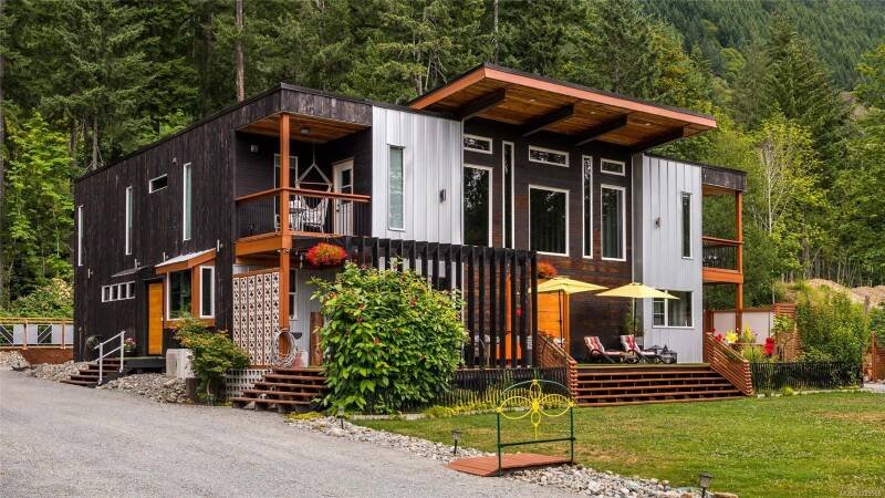 Lakeside Container Home for Sale: Unique Vancouver Island Living