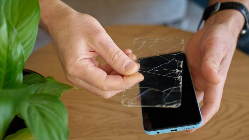 Do You Still Need a Screen Protector in 2026? Our Expert Analysis