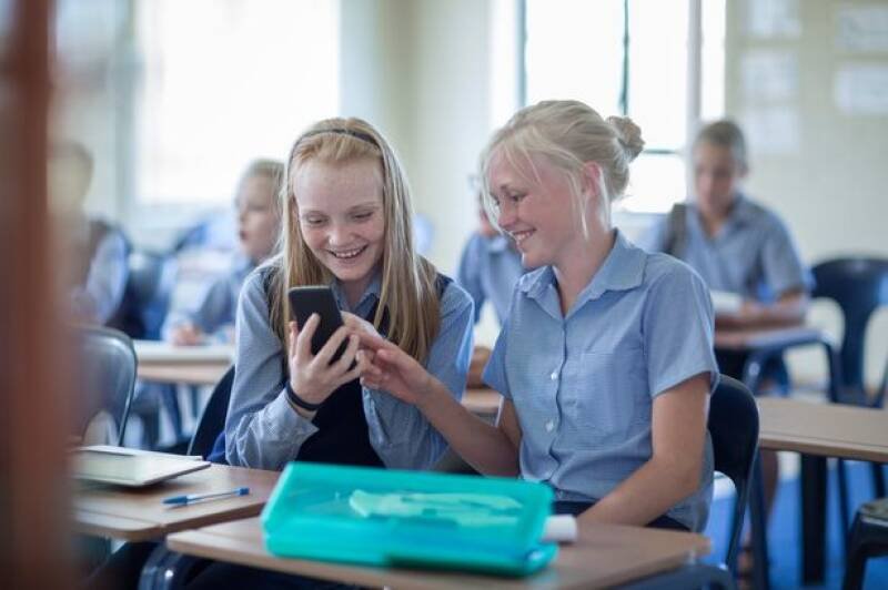 Smartphones in Classrooms: Why a Ban Could Improve Behavior and Learning