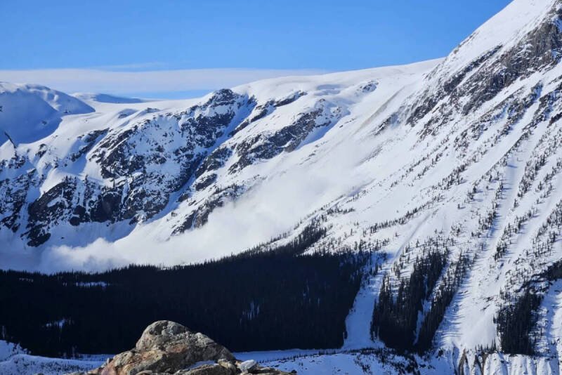 Rogers Pass Avalanche Risk Remains High: What Skiers Need to Know