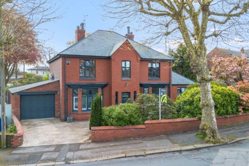 Luxury Living: A £1.2 Million Home in Stockton Heath