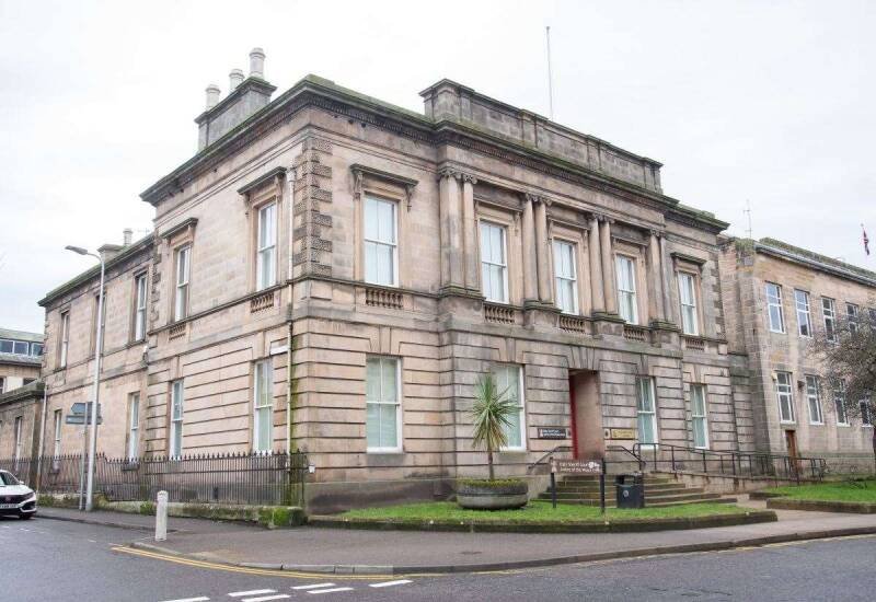 Man Arrested for Distressing Instagram Messages to Teenager: Analysis & Future Impact