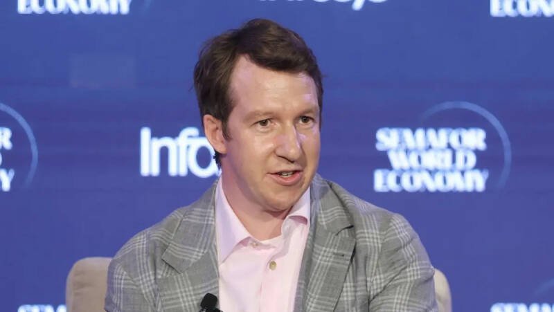 Anthropic Restricts Claude Mythos: AI Hacking Fears Spark Concern